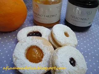 Biscottini di frolla montata all’arancia con marmellata di mandarino tardivo e mora di gelso