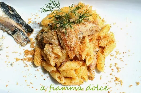 PENNETTE CON LE SARDE E FINOCCHETTO